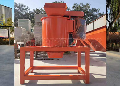 New type vertical manure crusher