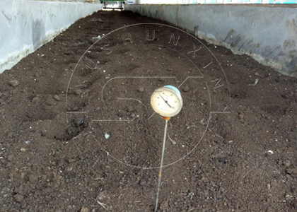 Thermometer Monitoring Temperature in the Trench for Poultry Manure