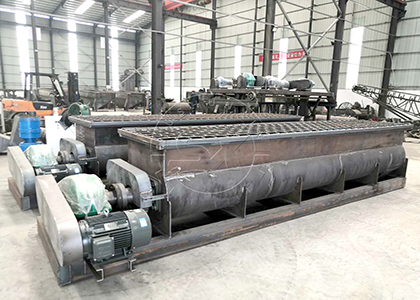 Fertilizer double shafts mixing machine in manufacturing